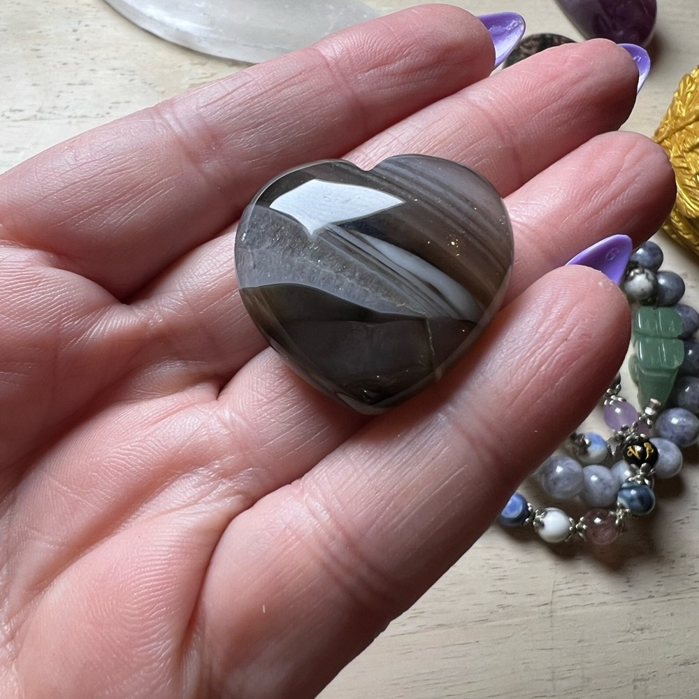 #50 Heart-Shaped Orca Agate Carved Stone Crystal